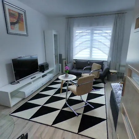 Zouharka Apartment *